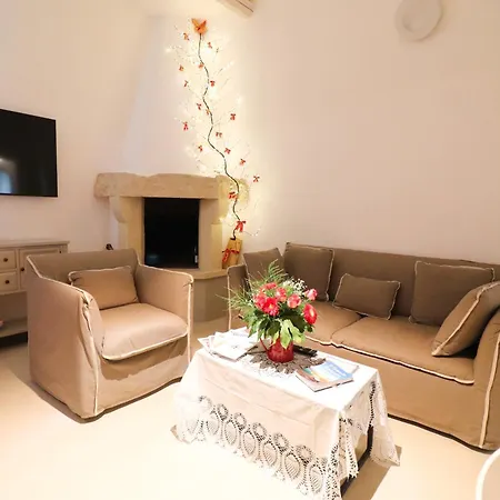 Bacchus Luxury Historic Center, Jacuzzi & Parking 奥特朗托